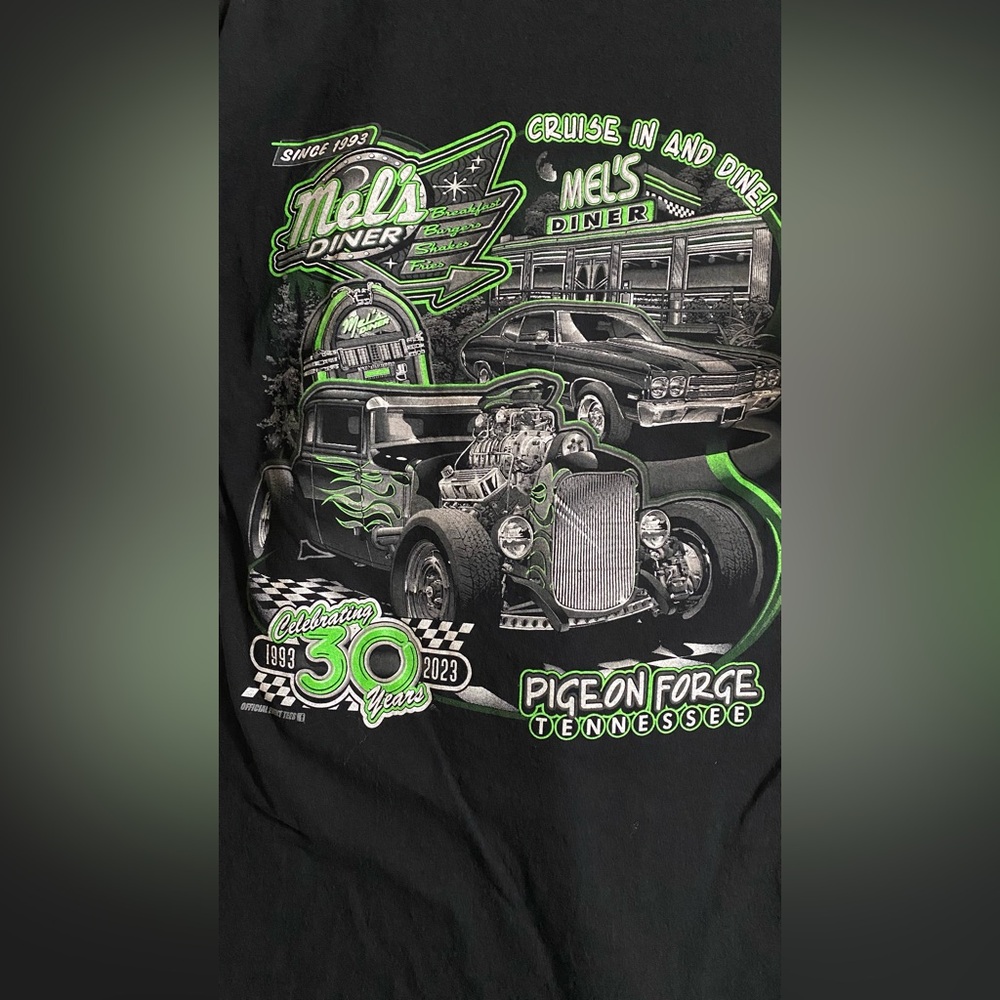 Black T-Shirt with Green Graphic large - Picture 4 of 5